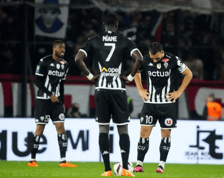 转会期体能课后，孟菲斯灰熊刷新队史纪录备战法国杯，话题不断，阵容厚度经受考验的简单介绍